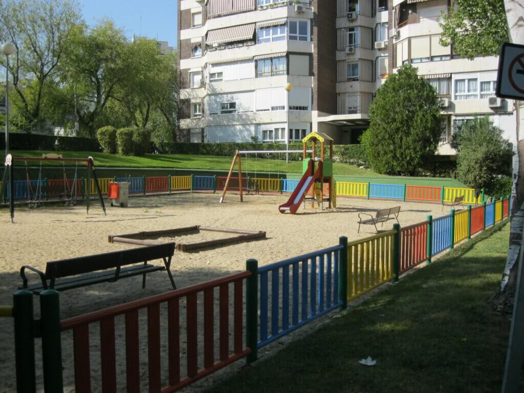 inspección y mantenimiento de áreas infantiles