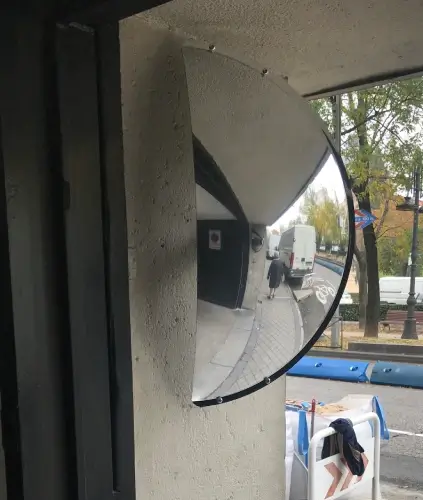 Espejo vial semicircular para garajes de baja altura