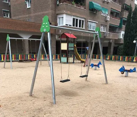 instalacion de columpios metalicos