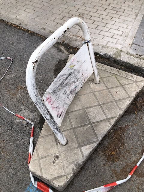 isleta de vado deteriorada